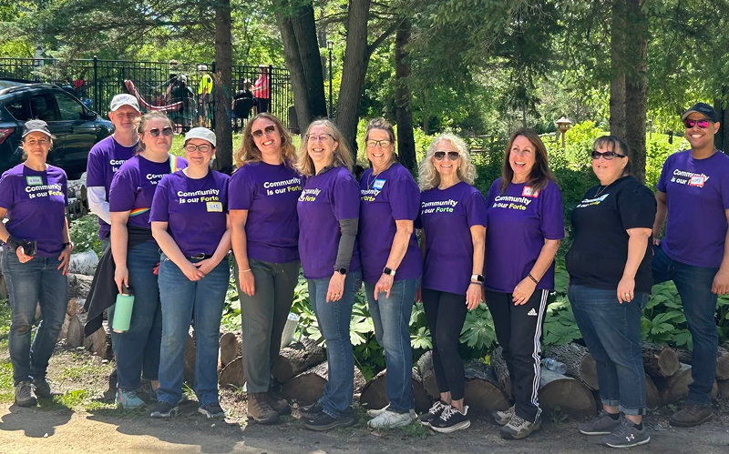 group of Forte Bank volunteers at a park